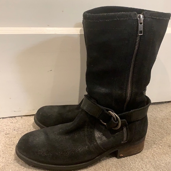 Women’s Black Suede Ugg Boots - Picture 2 of 7